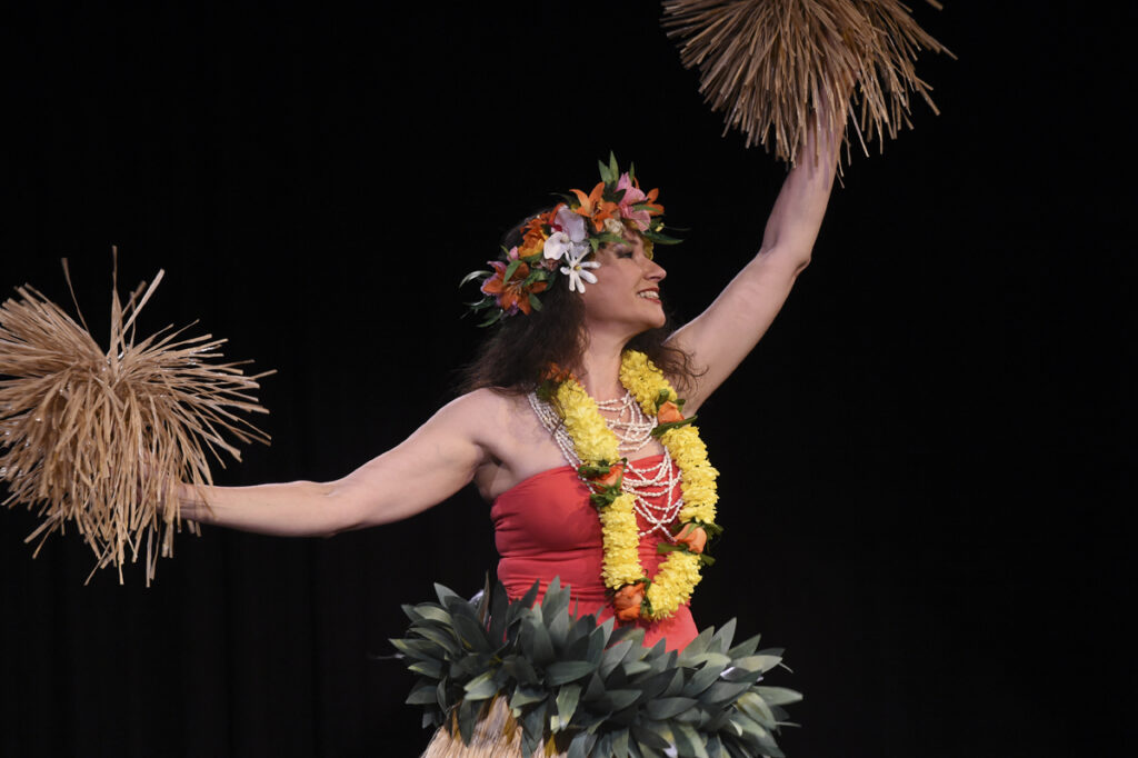 Takupo alias Katrin Lenz Tahiti Tanz beim Open Stage Kulturen aus aller Welt im TTW in Ludwigsburg ©Yakup Zeyrek