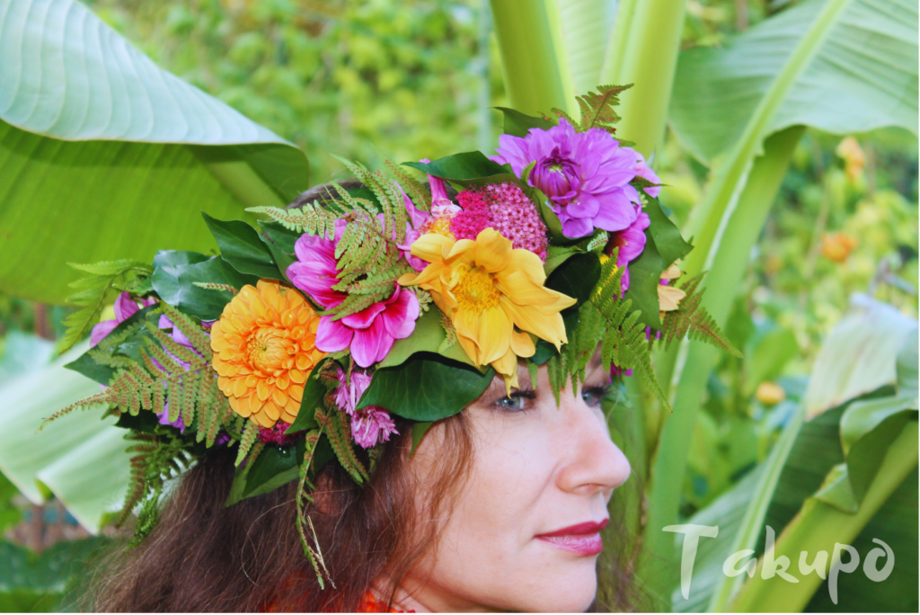 Takupo Katrin Lenz im Garten mit Haku